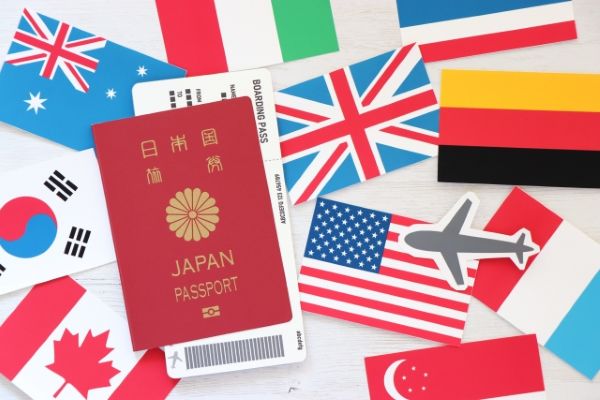 パスポートと国旗